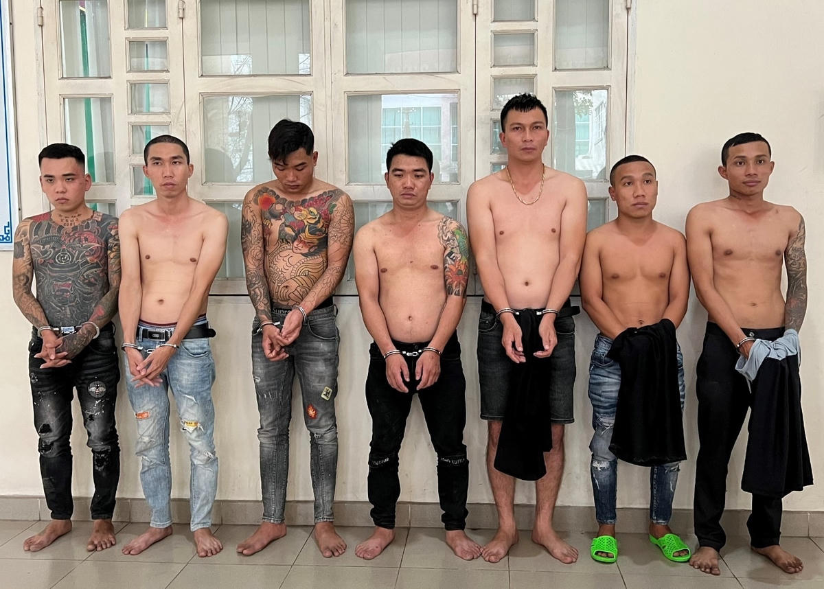 Các nghi phạm tại cơ quan Công an. Ảnh: C.A cung cấp.