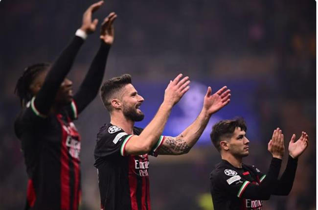 Dàn Sao AC Milan vui mừng sau chiến thắng trước Napoli. Ảnh: Thể thao Việt Nam.