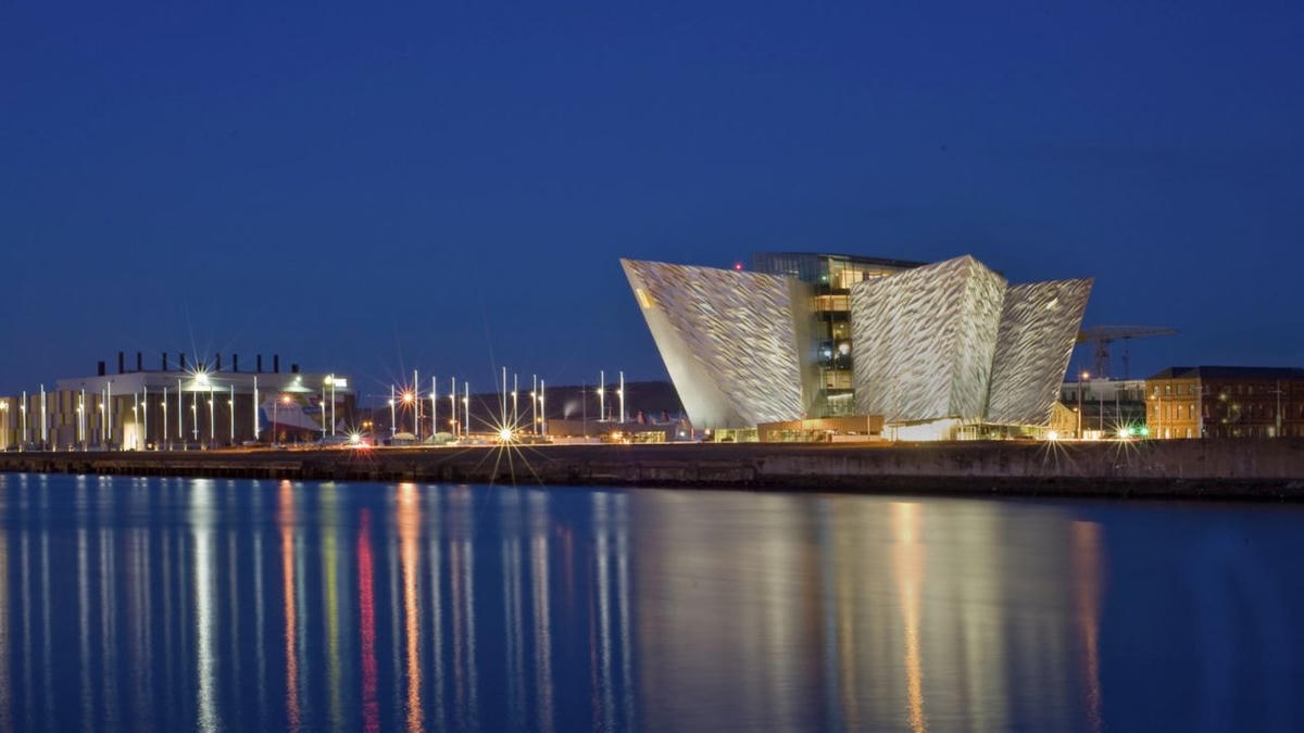 Bảo tàng Titanic của Belfast nằm trên địa điểm của xưởng đóng tàu Harland & Wolff trước đây, nơi Titanic được thiết kế, chế tạo và hạ thủy. Ảnh: CNN.