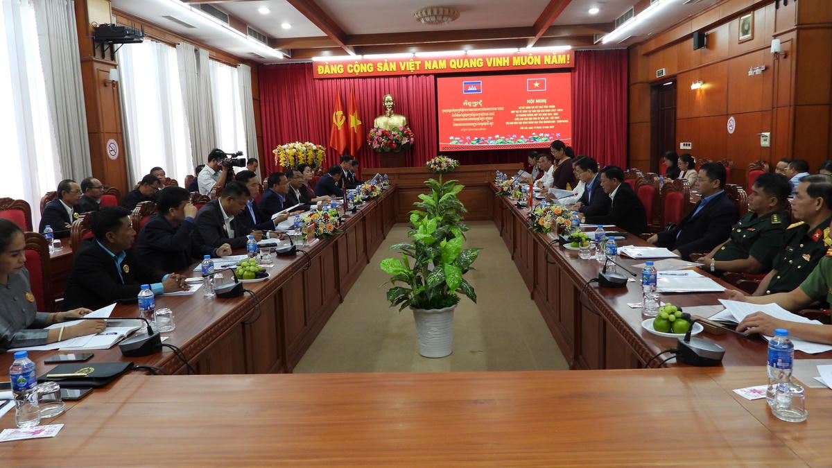 Toàn cảnh Hội nghị.