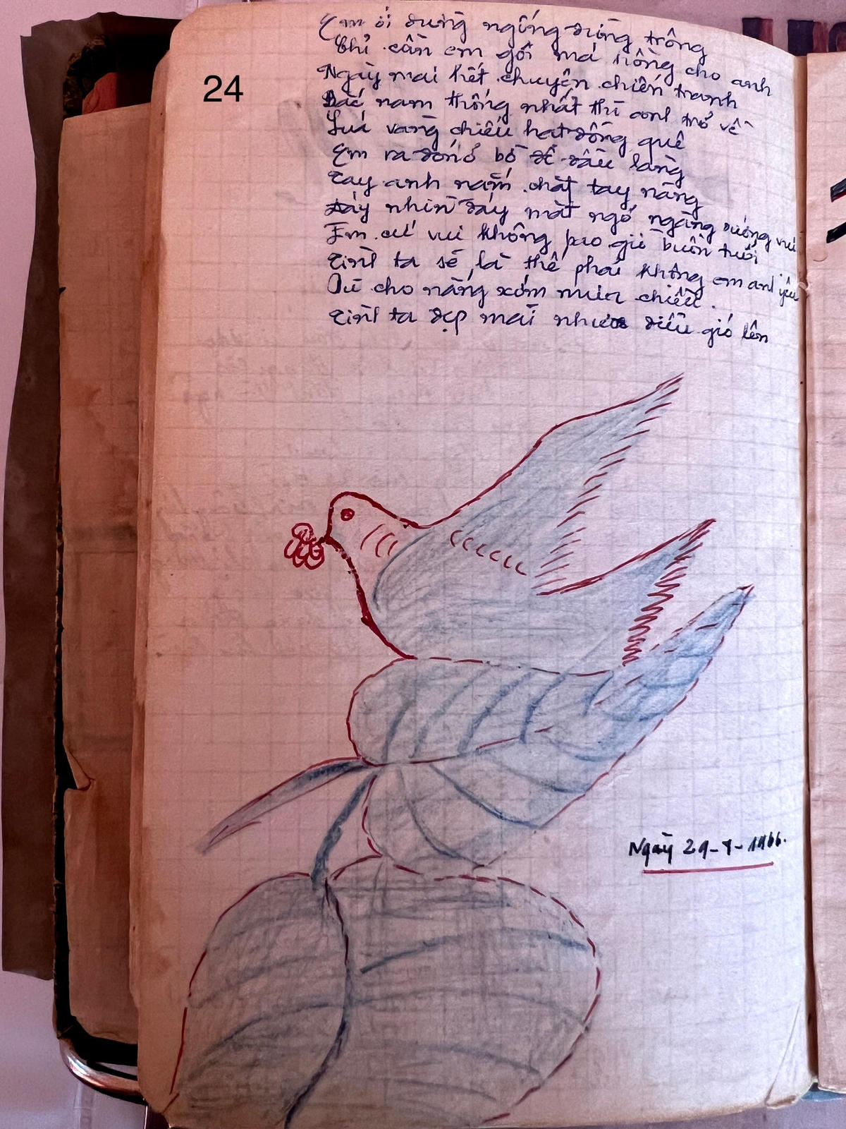 Những dòng lưu bút viết cho "em". Ảnh: Đặng Huyền từ New York.