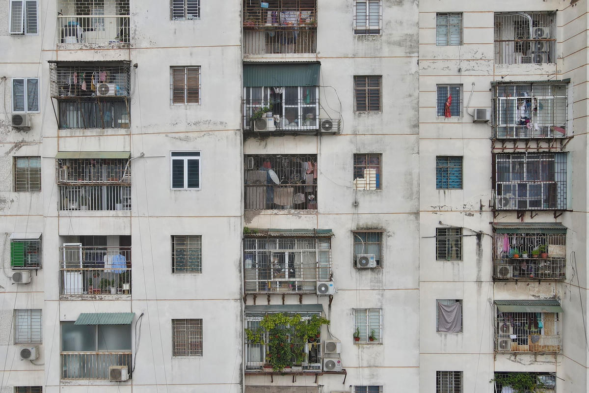 Chung cư ở Hà Nội 'chuồng cọp' treo lơ lửng