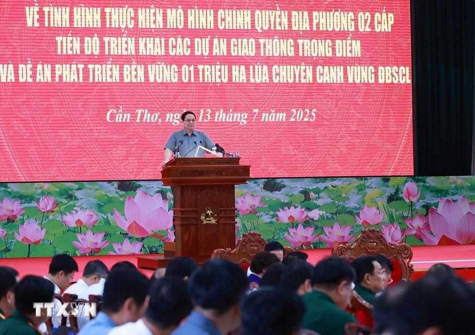Thủ tướng Phạm Minh Chính chủ trì Hội nghị về thực hiện mô hình chính quyền địa phương 2 cấp và triển khai các dự án trọng điểm vùng Đồng bằng sông Cửu Long. (Ảnh: Dương Giang/TTXVN)
