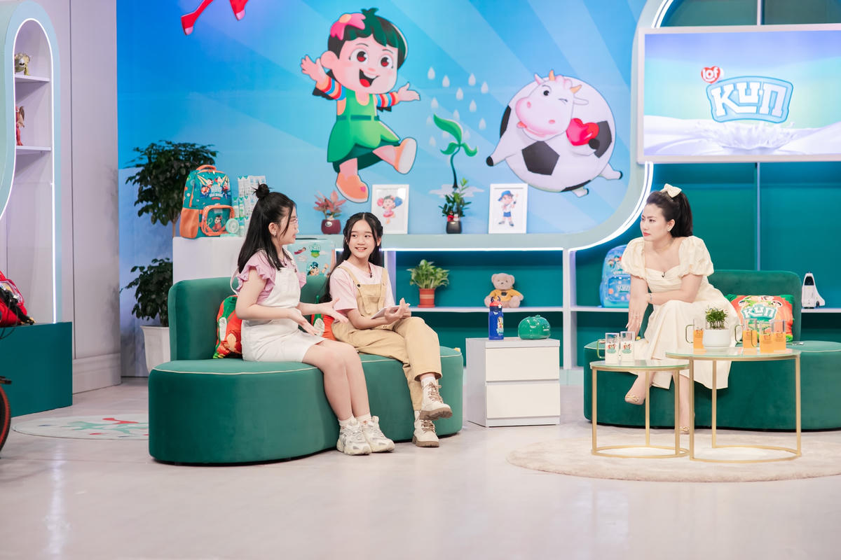 Chương trình “Lof Kun - Cùng con trưởng thành, Cùng con hạnh phúc” tập 7 đã lên sóng với chủ đề: “Mẹ là cả thế giới của con!” nhận được sự quan tâm của đông đảo khàn giả.