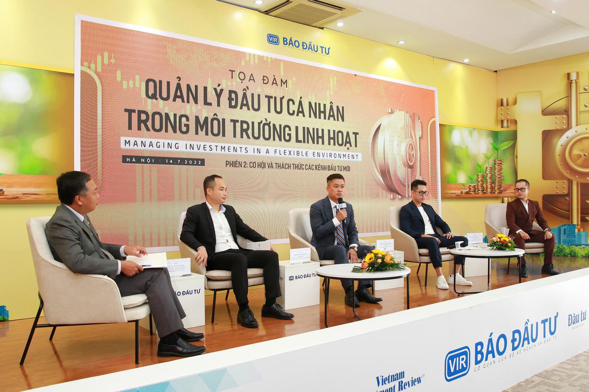 Các chuyên gia tại phiên thảo luận thứ 2 trong buổi toạ đàm.