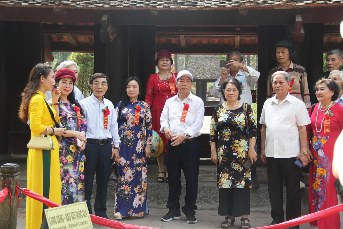 Một buổi sinh hoạt của những người yêu thơ Đường.