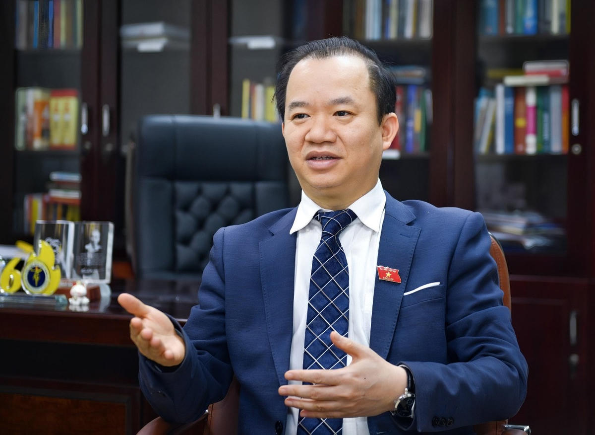 PGS.TS Bùi Hoài Sơn.