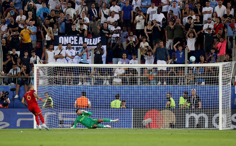 Man City đoạt Siêu cúp châu Âu sau loạt 'đấu súng' nghẹt thở