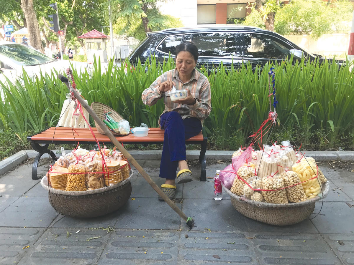 Phút nghỉ trưa.