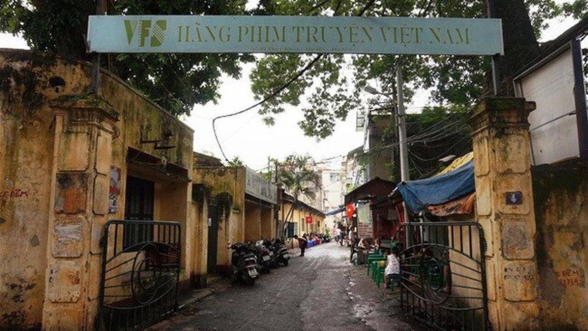 Cảnh xập xệ của Hãng phim truyện Việt Nam.