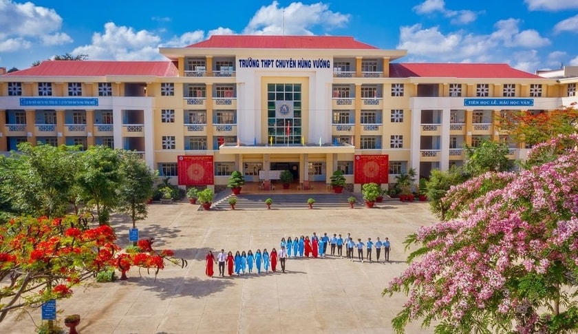 Trường THPT chuyên Hùng Vương (Gia Lai).