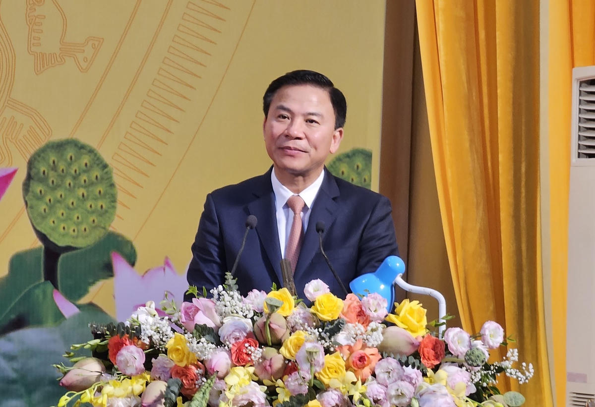 Bí thư Tỉnh ủy Đỗ Trọng Hưng cho biết, sẽ có ý kiến chỉ đạo các đơn vị liên quan tuyển dụng cô Thắm về làm giáo viên tại trường THCS hoặc Tiểu học xã Đông Thịnh hoặc xã Đông Yên. 