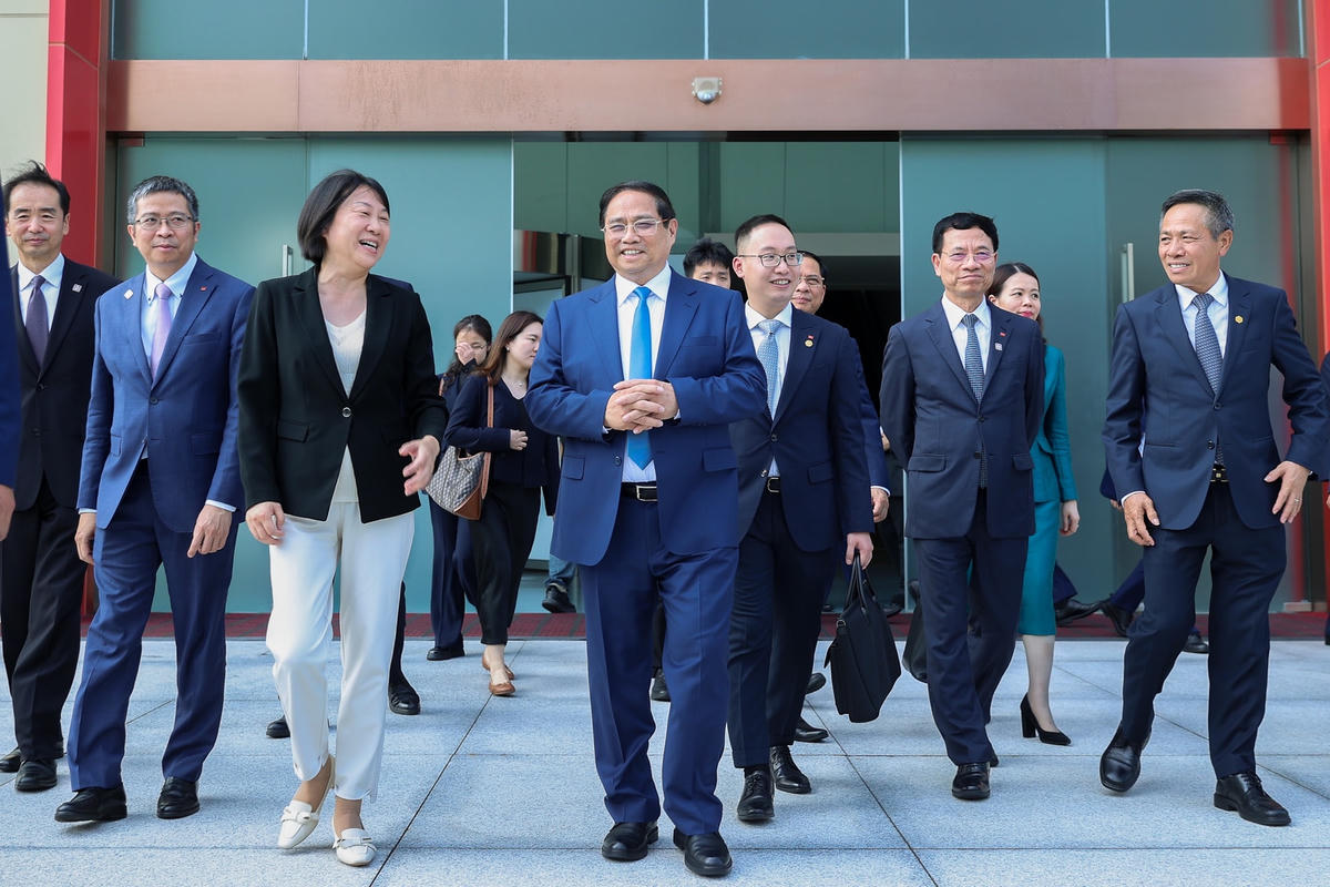 Thủ tướng tham quan, tìm hiểu kinh nghiệm phát triển của quận Phố Đông (Thượng Hải)- Ảnh 1.