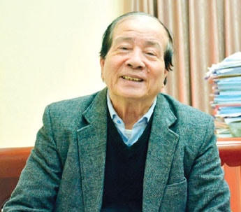 Nhà thơ Hữu Thỉnh.  