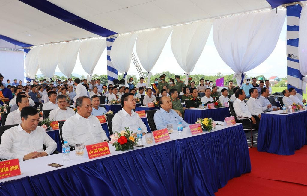 Các đại biểu tham dự buổi Lễ.