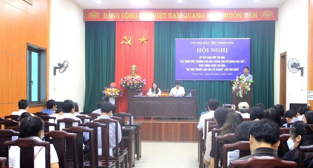 Toàn cảnh hội nghị.