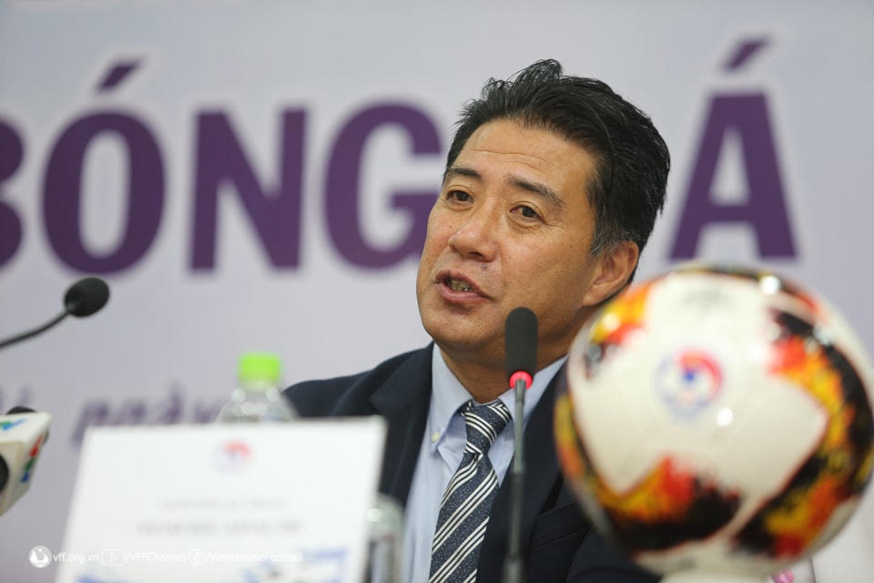 VFF chia tay Giám đốc kỹ thuật Yusuke Adachi 