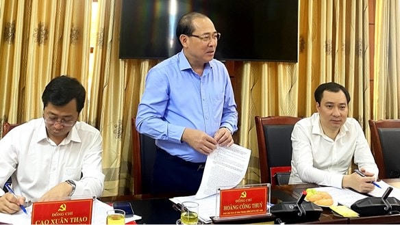 Phó Chủ tịch UBTƯ MTTQ Việt Nam Hoàng Công Thủy phát biểu tại cuộc làm việc.