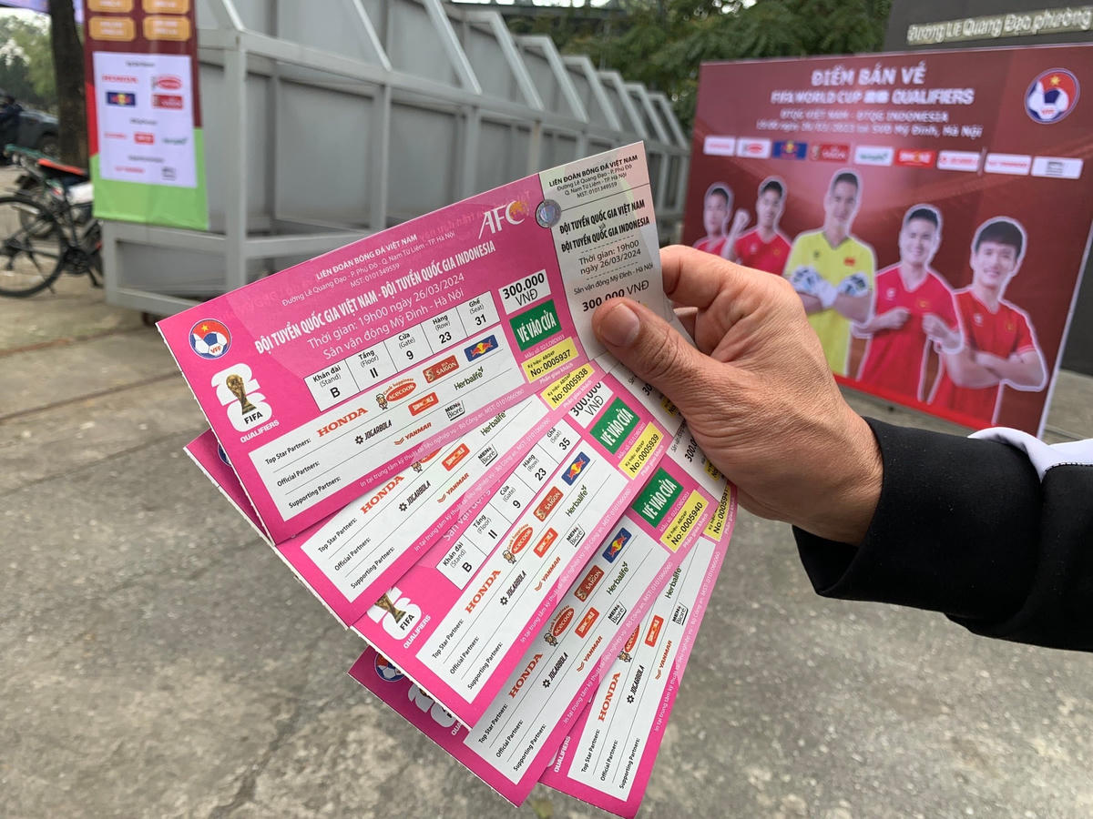 Vé xem trận đội tuyển Việt Nam - Indonesia tại Mỹ Đình ngày 26/3 ế ẩm - 4 Vé xem trận đội tuyển Việt Nam - Indonesia tại Mỹ Đình ngày 26/3 ế ẩm - 4