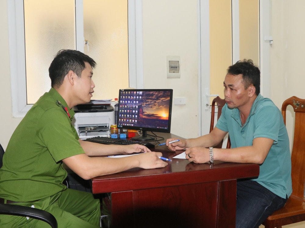 Cơ quan công an làm việc với tài xế Trần Đình Nhất.
