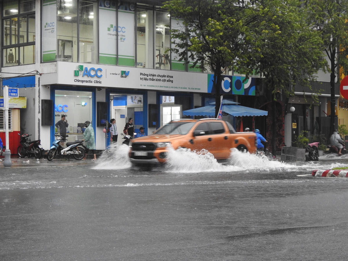 Đà Nẵng: Đưa hơn 1.700 hộ dân ra khỏi khu vực ngập sâu do mưa lớn