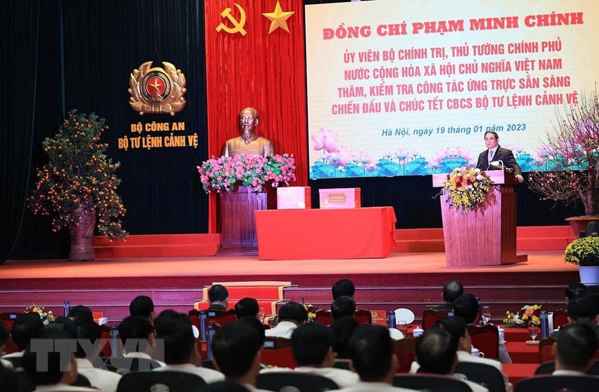 Hình ảnh Thủ tướng Phạm Minh Chính chúc Tết cán bộ, chiến sĩ Bộ Tư lệnh Cảnh vệ. Ảnh: Dương Giang/TTXVN.