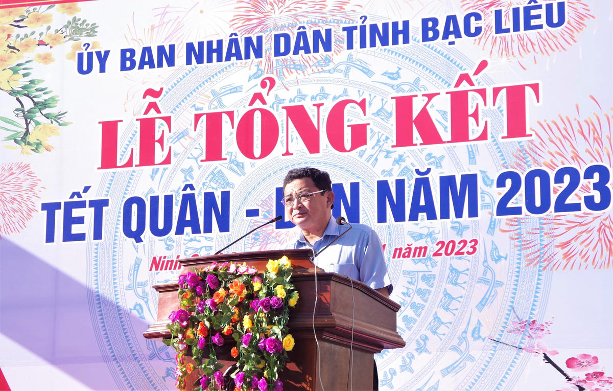 Ông Nguyễn Văn Thới, Chủ tịch UBND huyện Hồng Dân phát biểu tại Lễ tổng kết.