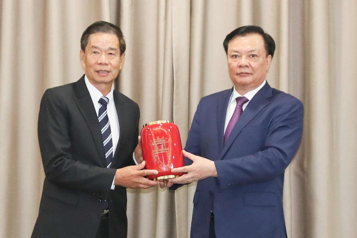 Bí thư Thành ủy Hà Nội tiếp Đoàn đại biểu Trung ương Mặt trận Lào xây dựng đất nước