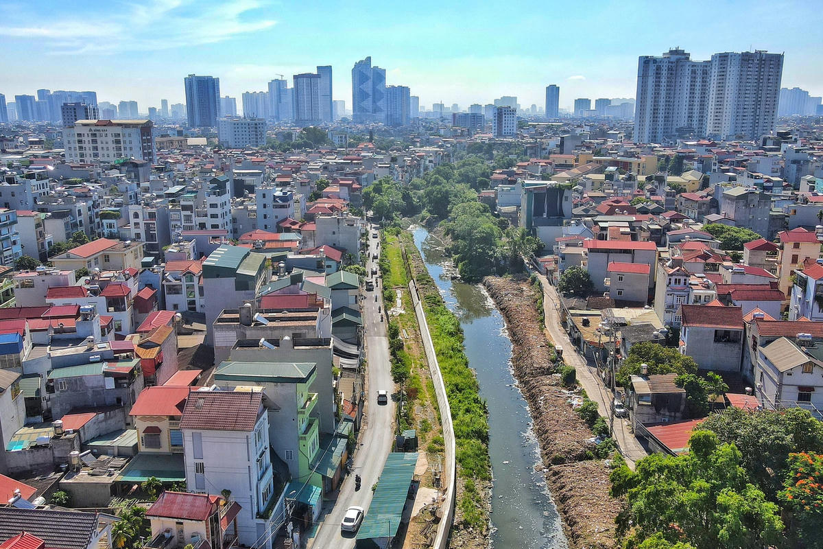 “Giờ chỉ còn xây dựng phương án tái định cư. Thành phố đã dành những ưu đãi cao nhất cho bà con. Tuy nhiên nếu bà con không đồng ý thì phải cưỡng chế, nên sẽ rất mất thời gian”, Phó Chủ tịch UBND TP Hà Nội nhấn mạnh.