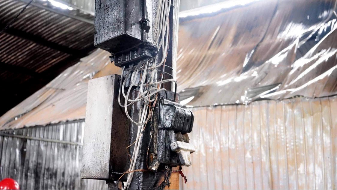 [ẢNH] Hiện trường vụ cháy xưởng sơn trong cụm công nghiệp ở Hà Tĩnh