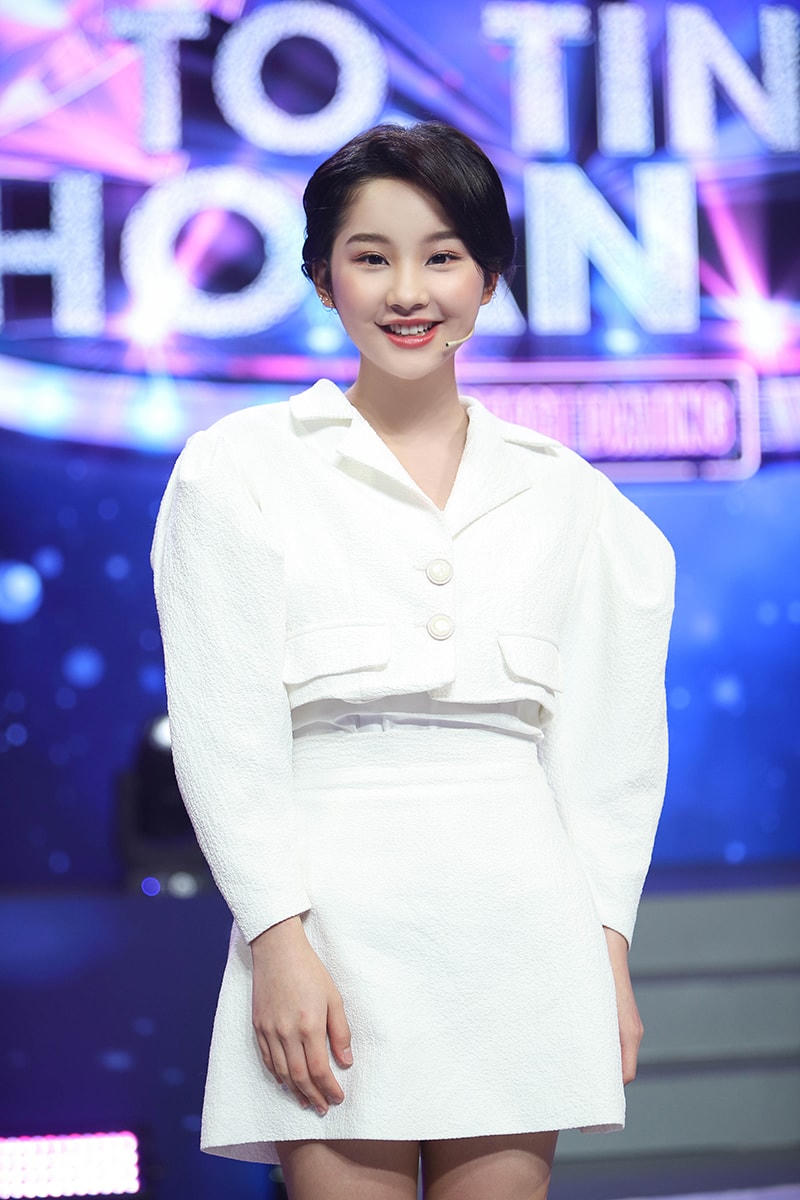 Thu Hà xuất hiên với vẻ ngoài trong trẻo, xinh xắn khiến các chàng trai không thể ngồi yên.