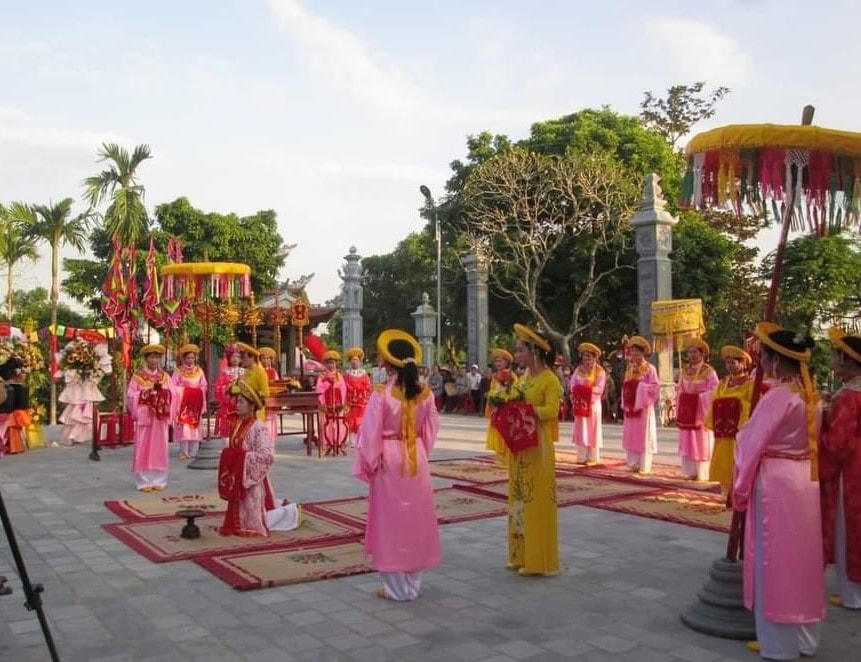 [ẢNH] Nam Định: Tri ân tiền nhân, dân làng tôn tạo đền cổ