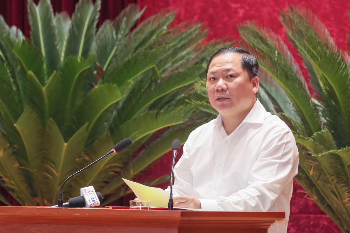 Bí thư Tỉnh ủy Hòa Bình Nguyễn Phi Long phát biểu tại Hội nghị.