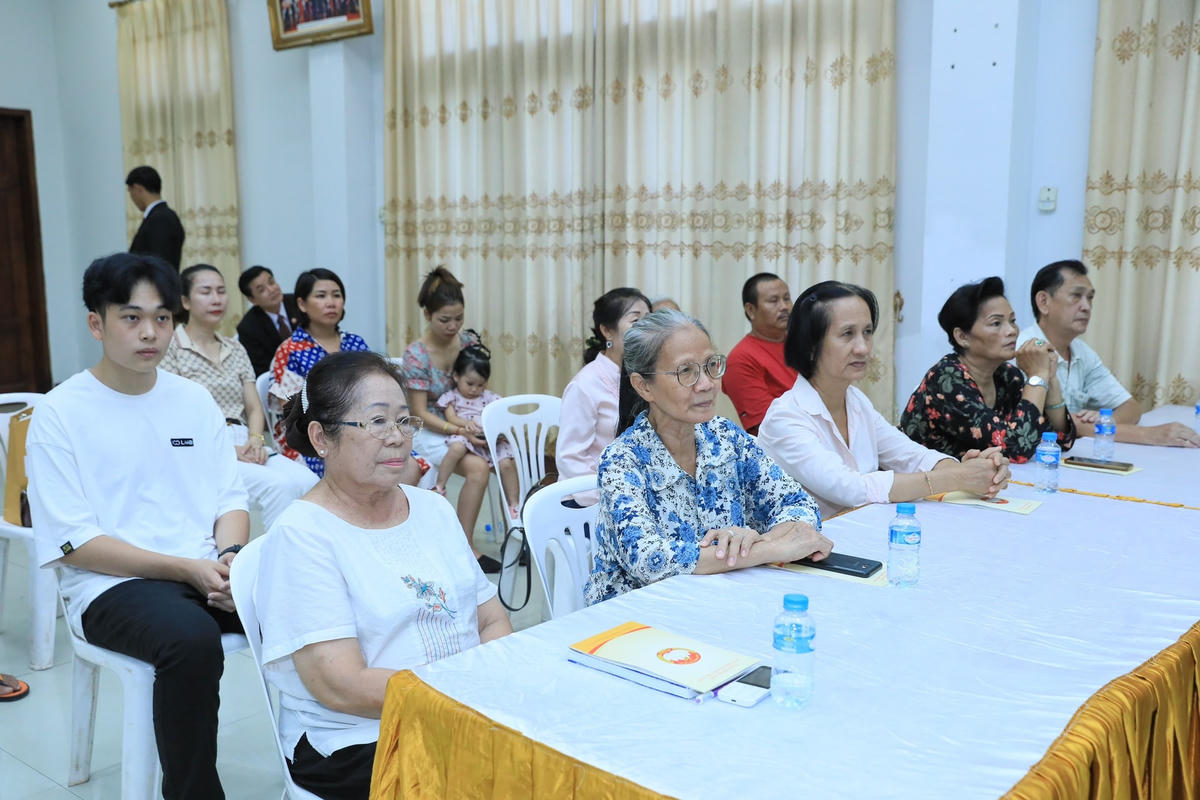 Bà con kiều bào tham dự buổi gặp mặt. Ảnh: Quang Vinh.