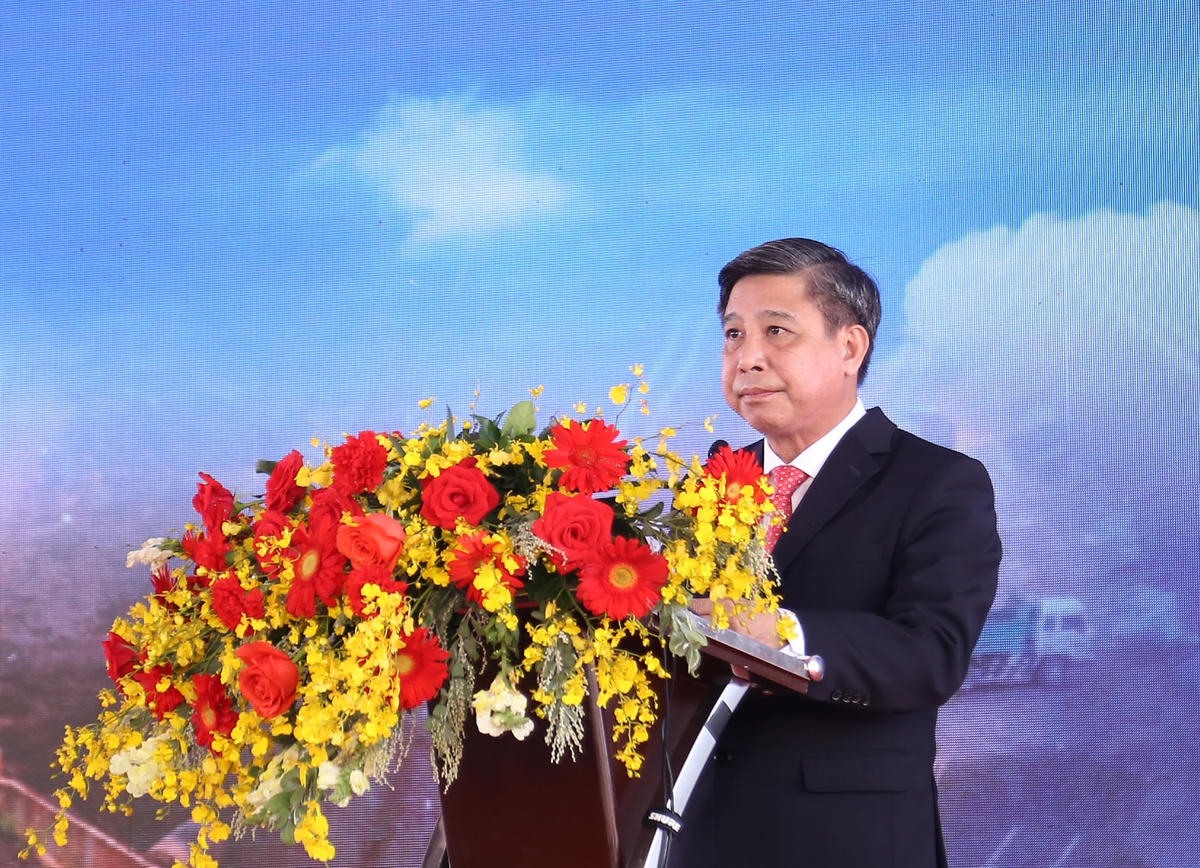 Ông Đồng Văn Thanh, Chủ tịch UBND tỉnh Hậu Giang phát biểu tại buổi lễ. 