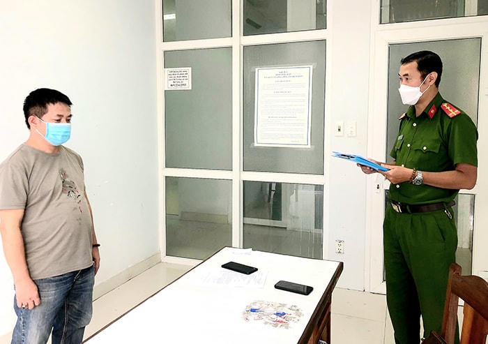 Tôn Thất Huy Minh bị khởi tố về hành vi làm giả con dấu, tài liệu của cơ quan, tổ chức.