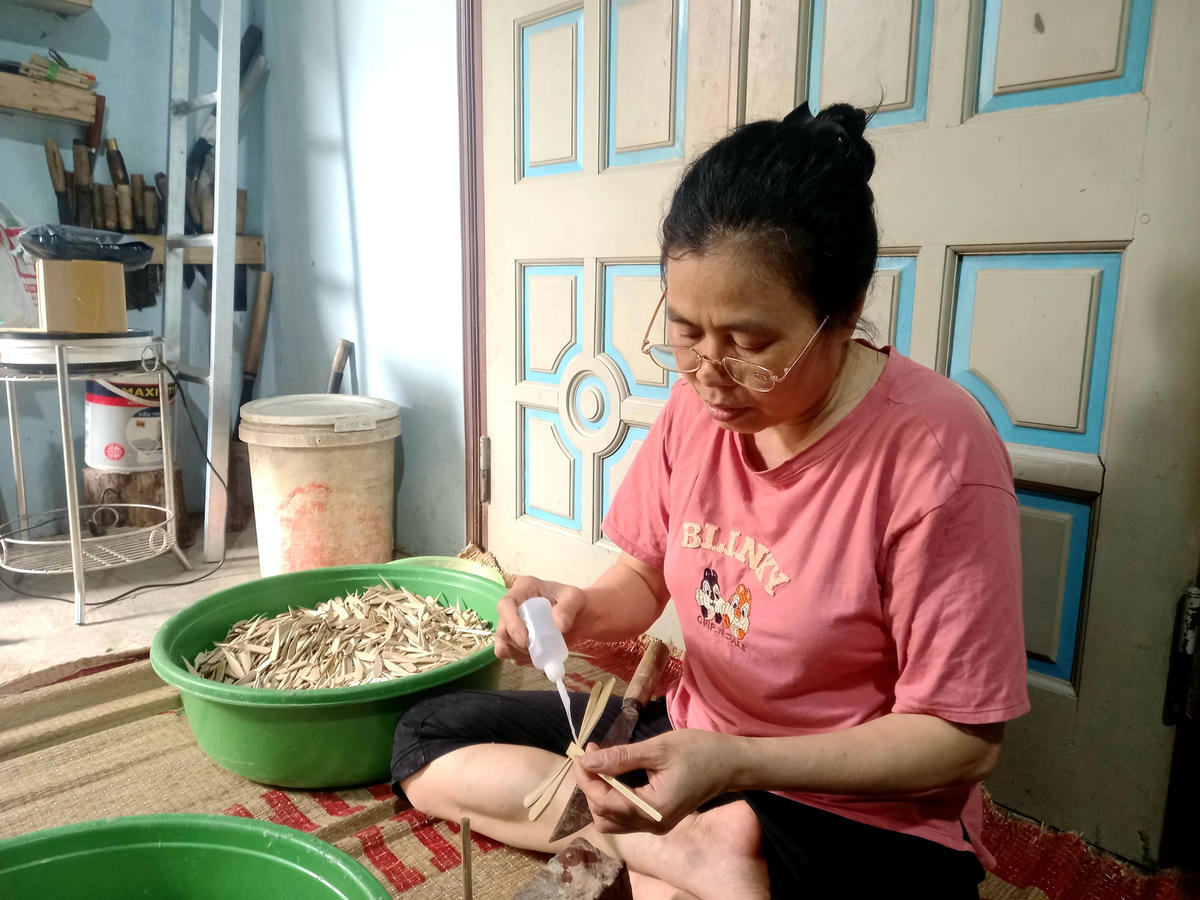 Bà Nguyễn Thị Xoan gắn bó với nghề gần 20 năm.