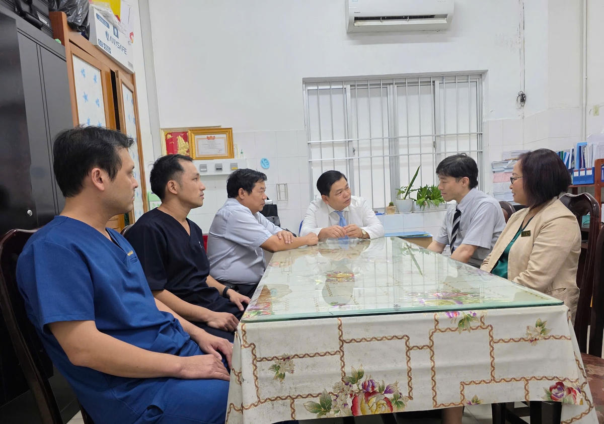 Hợp tác chuyên môn về nội soi tiêu hóa của BVĐKTWCT với chuyên gia nội soi tiêu hóa Nhật Bản.