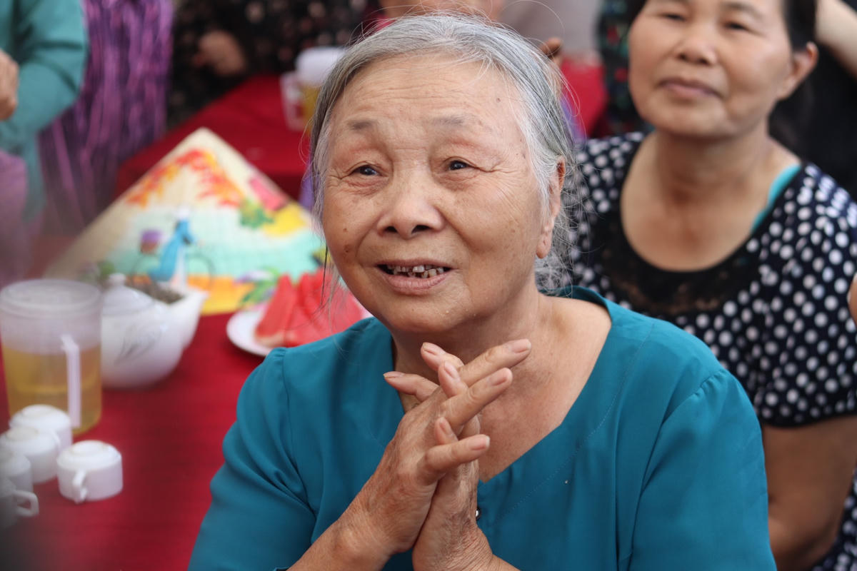 Người dân xóm Chùa - Tăng Phúc nói rất hạnh phúc và cảm thấy ấm lòng khi sự cổ vũ và quá trình tiếp lửa của họ được Mạnh trân quý và biết ơn.