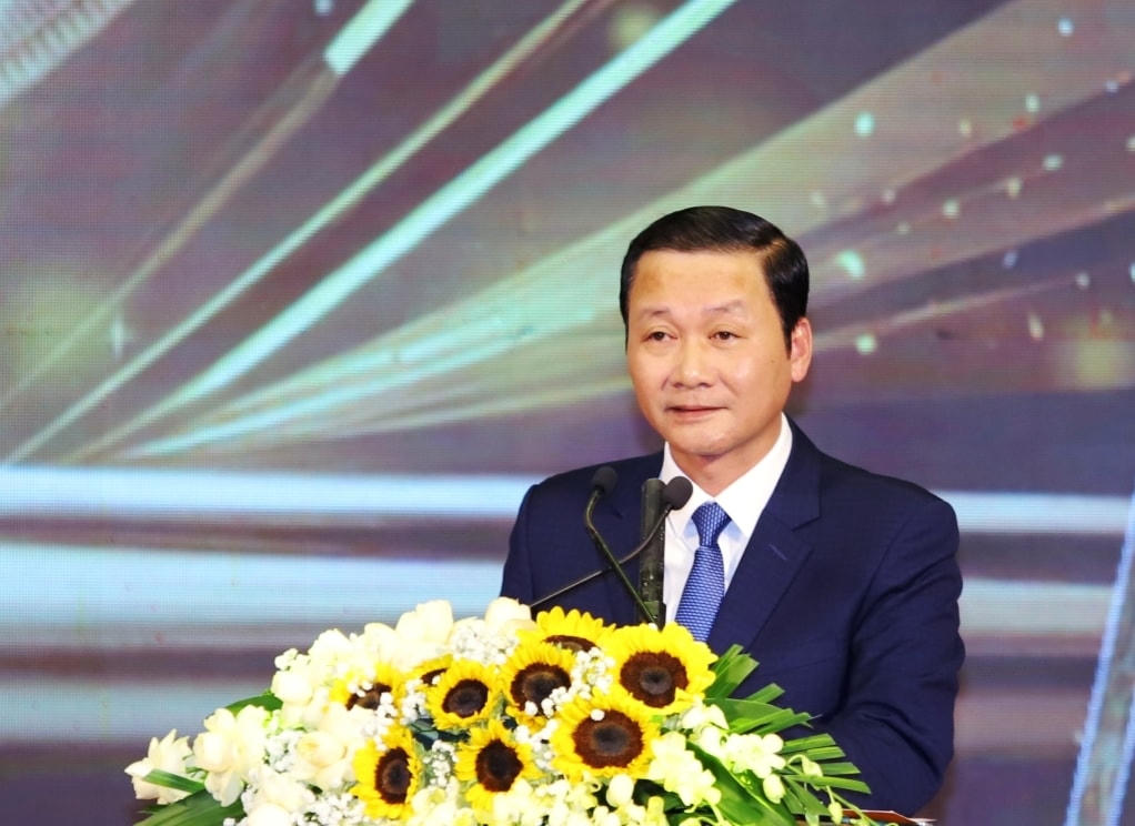 Phát biểu tại buổi lễ, ông Đỗ Minh Tuấn chân thành chia sẻ với những khó khăn, thách thức trong hoạt động đầu tư, sản xuất kinh doanh của cộng đồng DN và doanh nhân đang phải đối mặt hiện nay.
