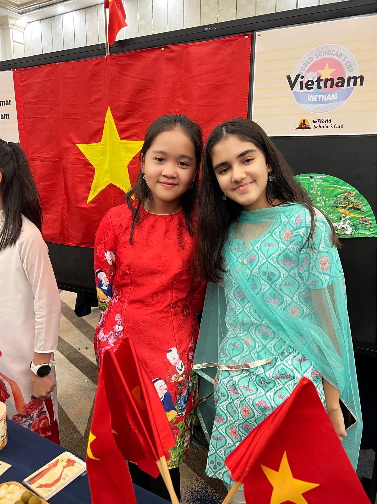 Trần Lê An Khanh chia sẻ, cuộc thi mở ra cơ hội giúp em và nhiều thí sinh được giao lưu với các thí sinh đến từ nhiều quốc gia khác nhau. Ảnh: NVCC.