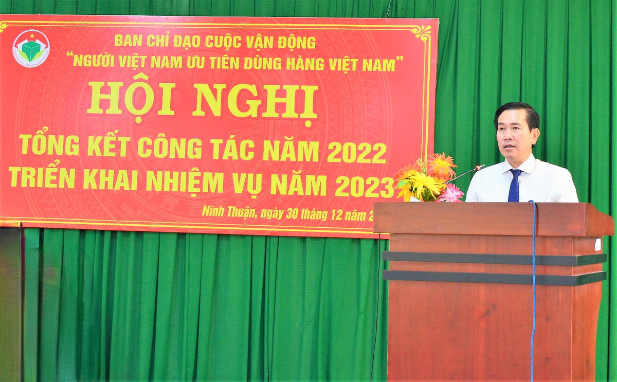 Ông Phạm Văn Hậu, Phó Bí thư Thường trực Tỉnh ủy, Trưởng Ban Chỉ đạo Cuộc vận động tỉnh Ninh Thuận, phát biểu tại Hội nghị.
