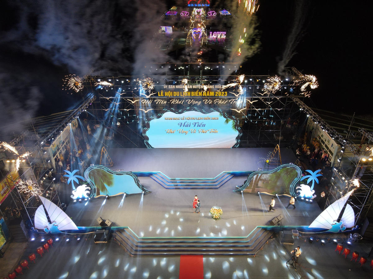 Chương trình khai mạc du lịch biển Hải Tiến năm nay được người dân dân đánh giá có đầu tư và chất lượng mang đến khác biệt so với những lần trước