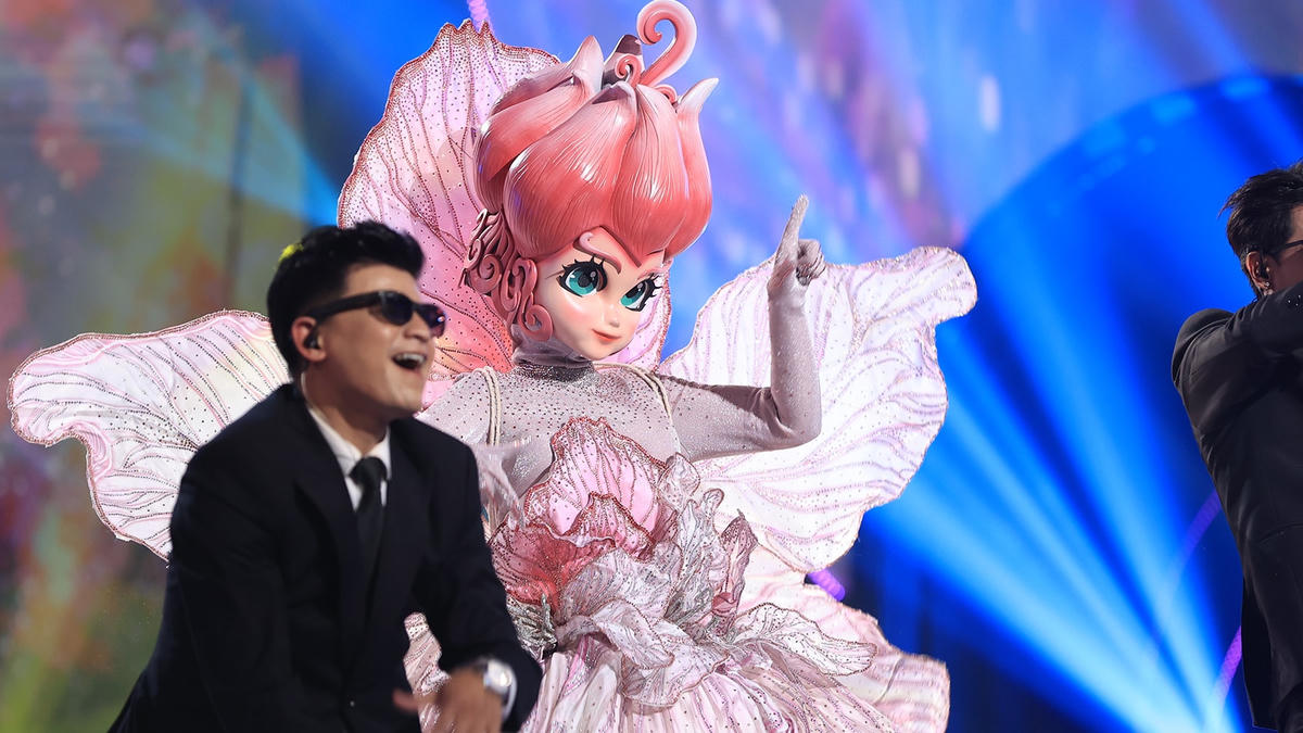 Sự xuất hiện của "đấu sĩ" Nàng Tiên Hoa khiến khán giả vô cùng phấn khích. 