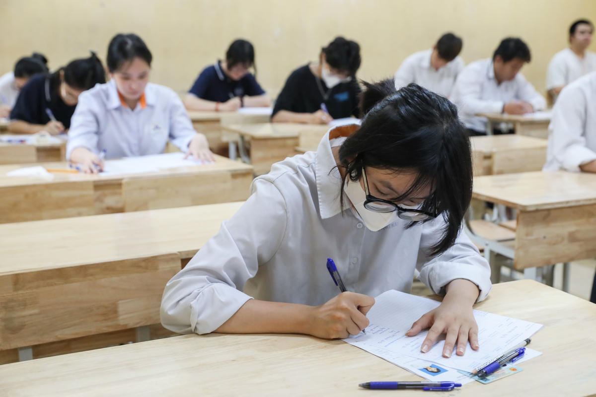 Thí sinh dự thi tốt nghiệp THPT 2023. Ảnh: Quang Vinh.