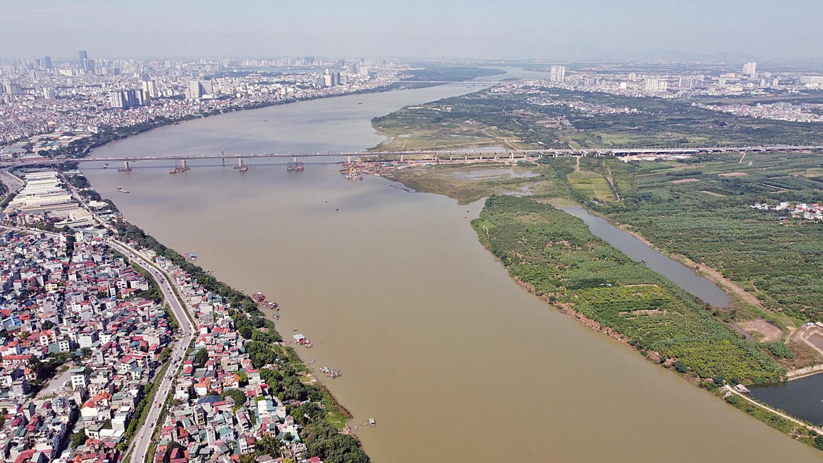 Các khu dân cư, đô thị mới ngày càng nhiều hơn dọc lưu vực sông Hồng - Thái Bình.