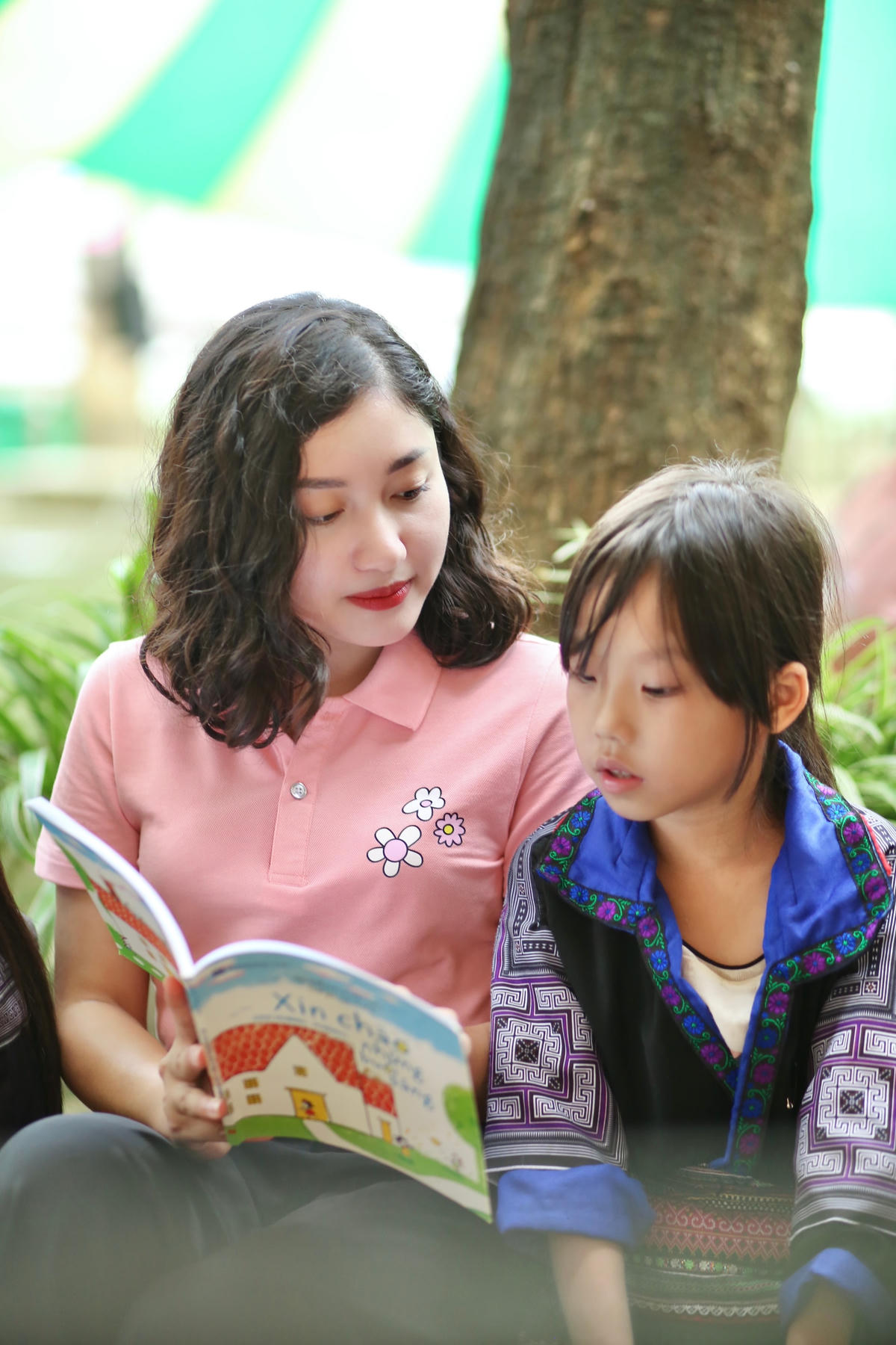 Giang Châu – người sáng lập dự án cũng là người nảy lên ý tưởng bán hoa gây quỹ làm thư viện.