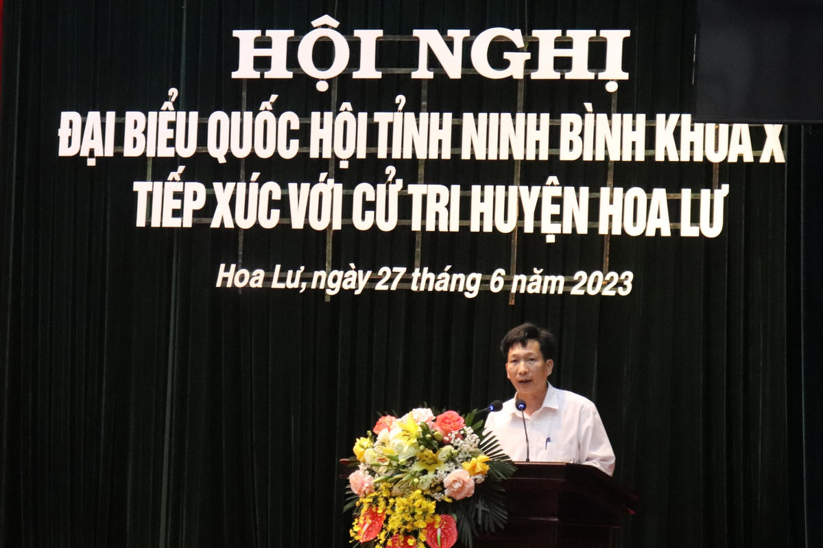 Đại diện cử tri nêu ý kiến, kiến nghị tại buổi tiếp xúc