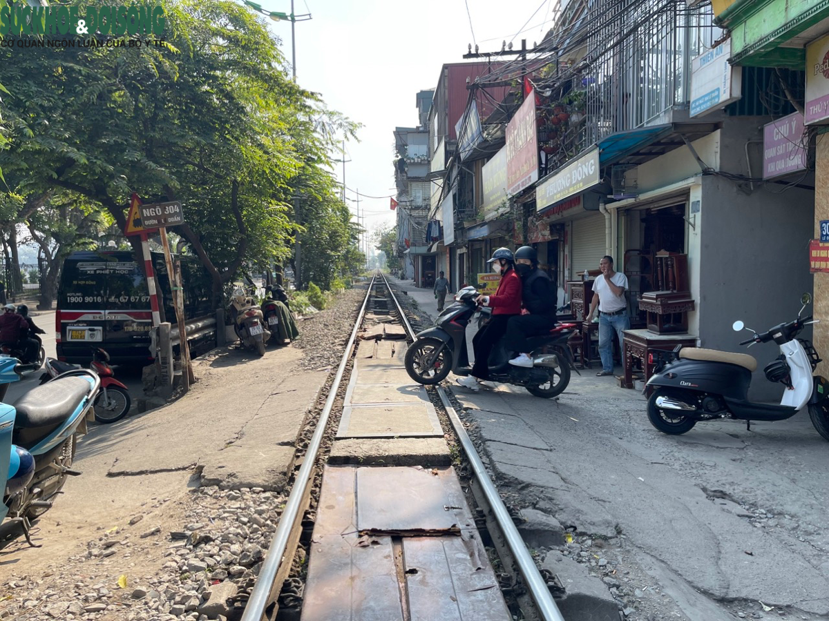 Sau 2 năm thực hiện Đề án về đảm bảo ATGT đường sắt đã rào đóng, xóa bỏ được 511 vị trí lối đi tự mở nguy hiểm trên các tuyến đường sắt. Ảnh minh họa.