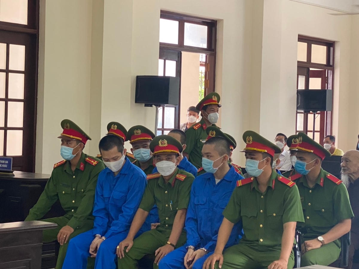 Các bị cáo tại phiên tòa (Ảnh Đoàn Xá)